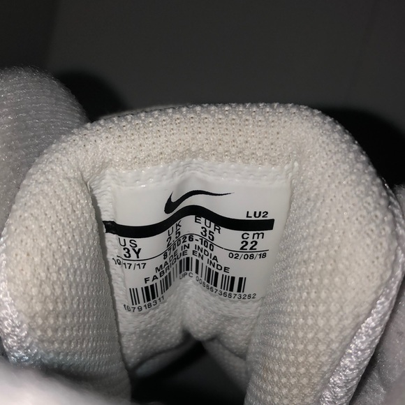 White Nike Sneakers - Picture 5 of 6